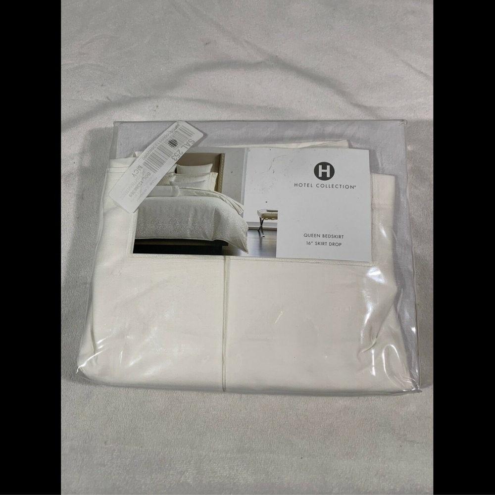 NIB $135 [ Queen ] Bedskirt for‎ Hotel Collection Plume
